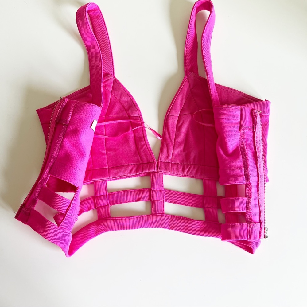 Tobi Caged Plunging V-Neck Crop Top Bright Barbie Pink XS - Picture 5 of 7